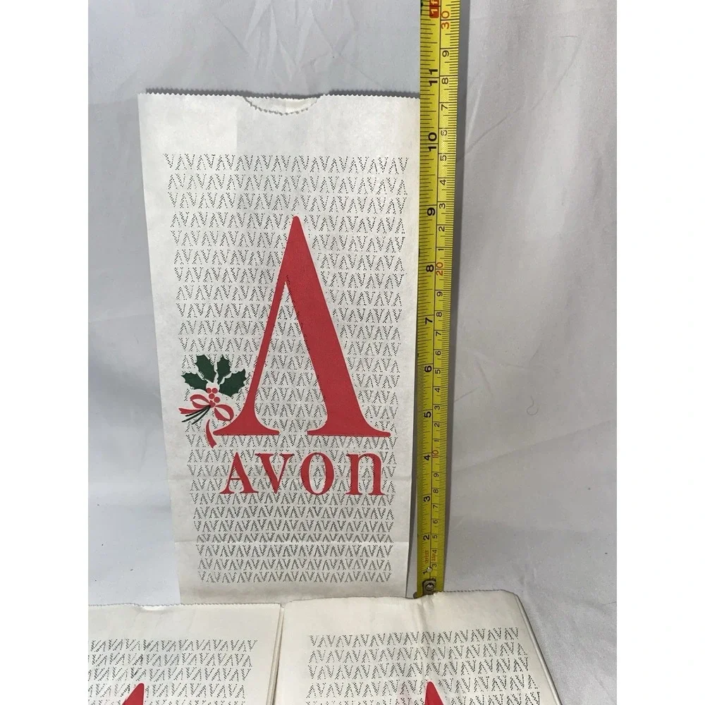 25 Vintage Avon 1993 Christmas Paper Bags 11 X 5.5 Inches. Read Description